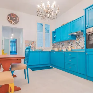 Apartment Blue Waves With Maltese Balcony, Valletta